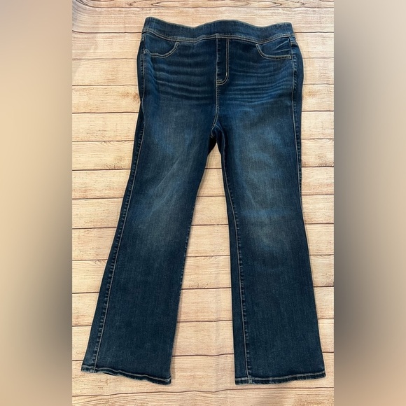 Torrid Lean Jean Slim Boot Super Soft Mid-Rise Blue Jeans Women's Size 2 Short - Picture 1 of 7